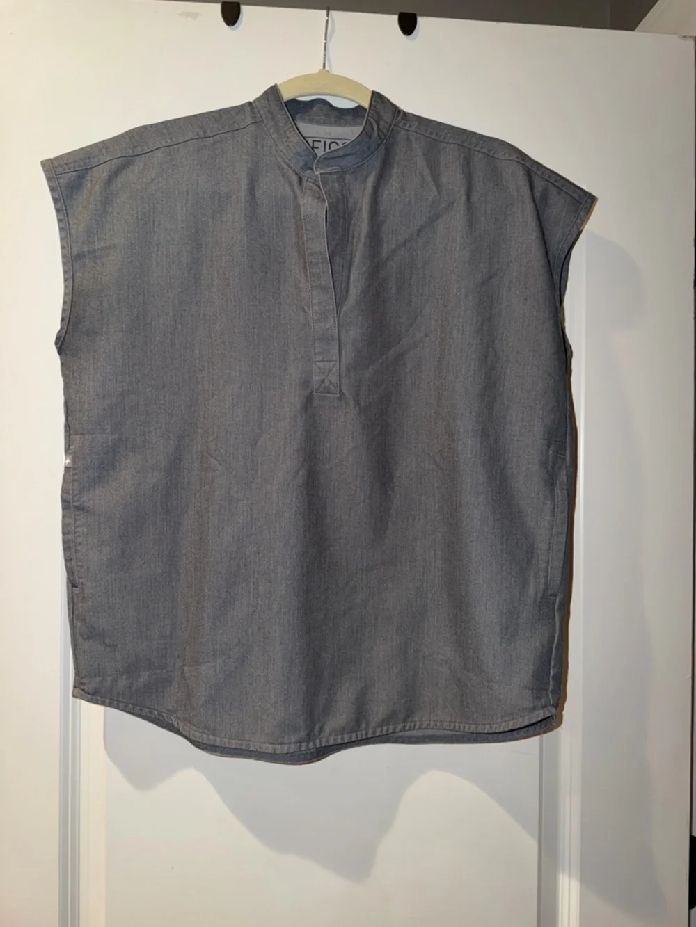 FIGS Rafaela Scrub Top in Graphite - Picture 1 of 3